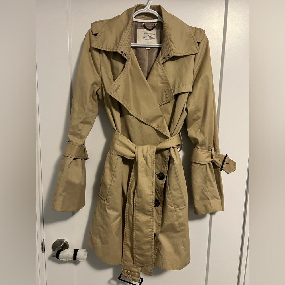 Banana Republic x Olivia Palermo Mid-Length Trench Coat | Medium | Beige/Tan